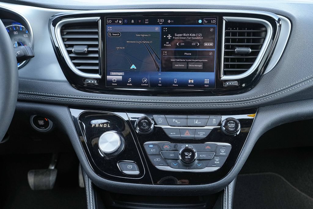 Used 2025 Chrysler Pacifica Limited FWD image 29