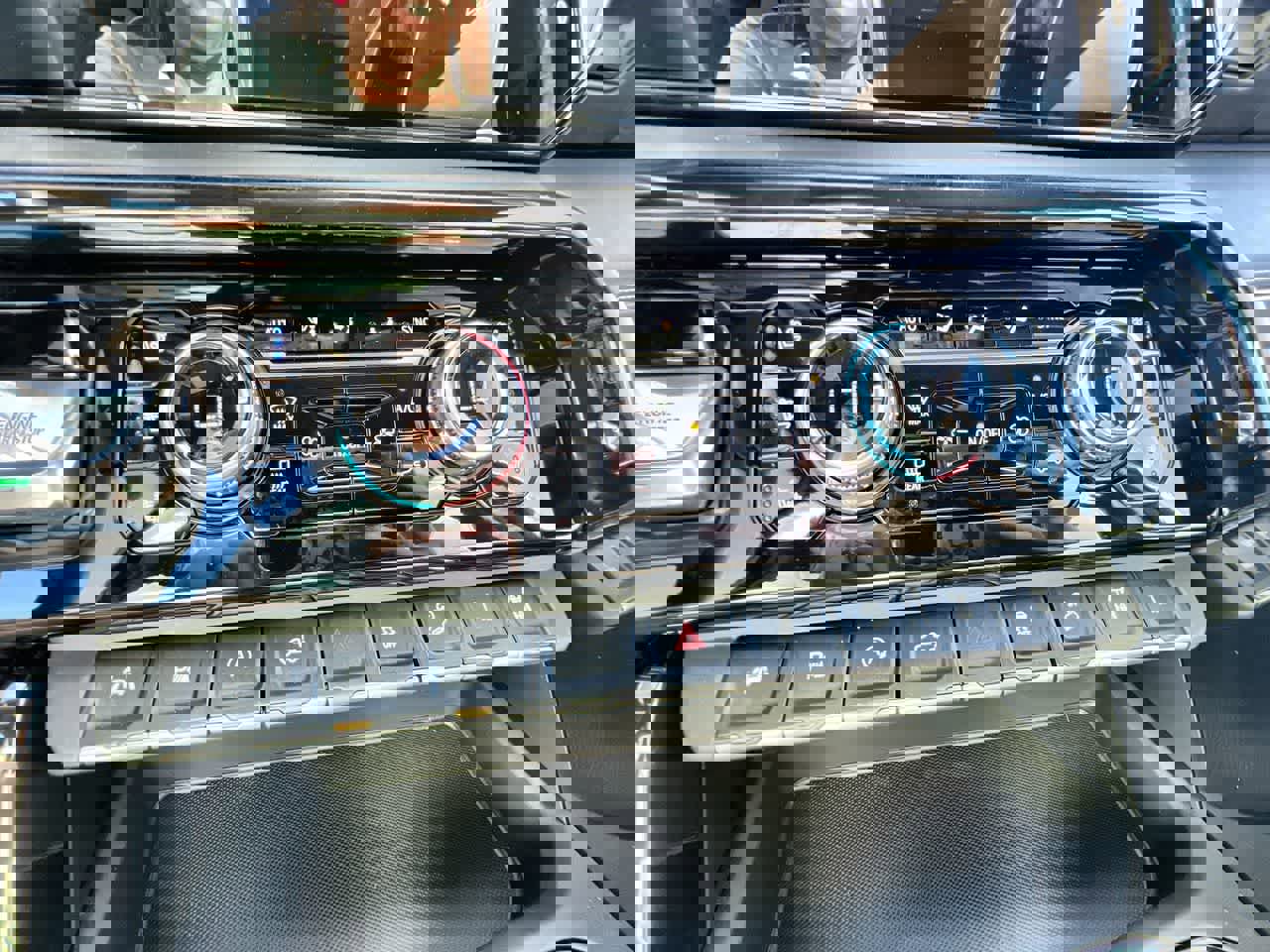 Used 2025 GMC Sierra 1500 AT4X image 18