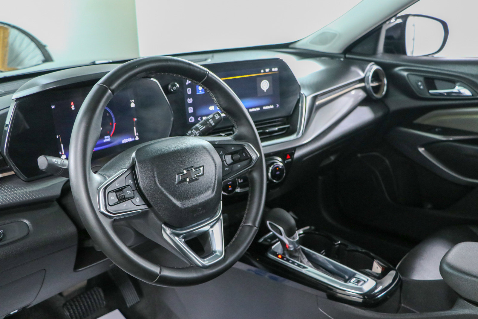 Used 2025 Chevrolet Trax ACTIV w/ Driver Confidence Package FWD image 22