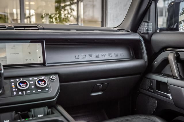 Used 2020 Land Rover Defender 110 X AWD/4WD image 34