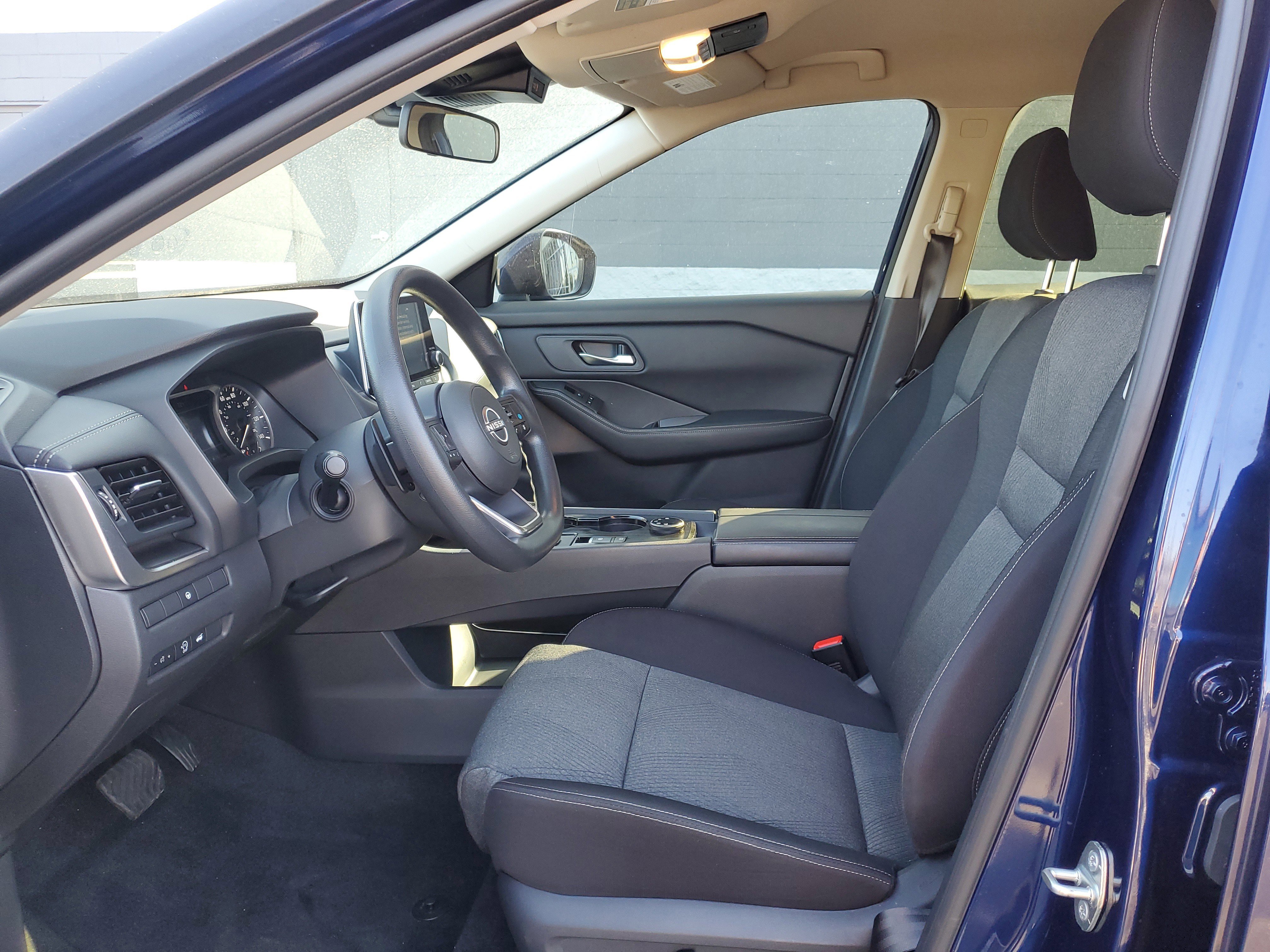 Used 2024 Nissan Rogue SV image 12