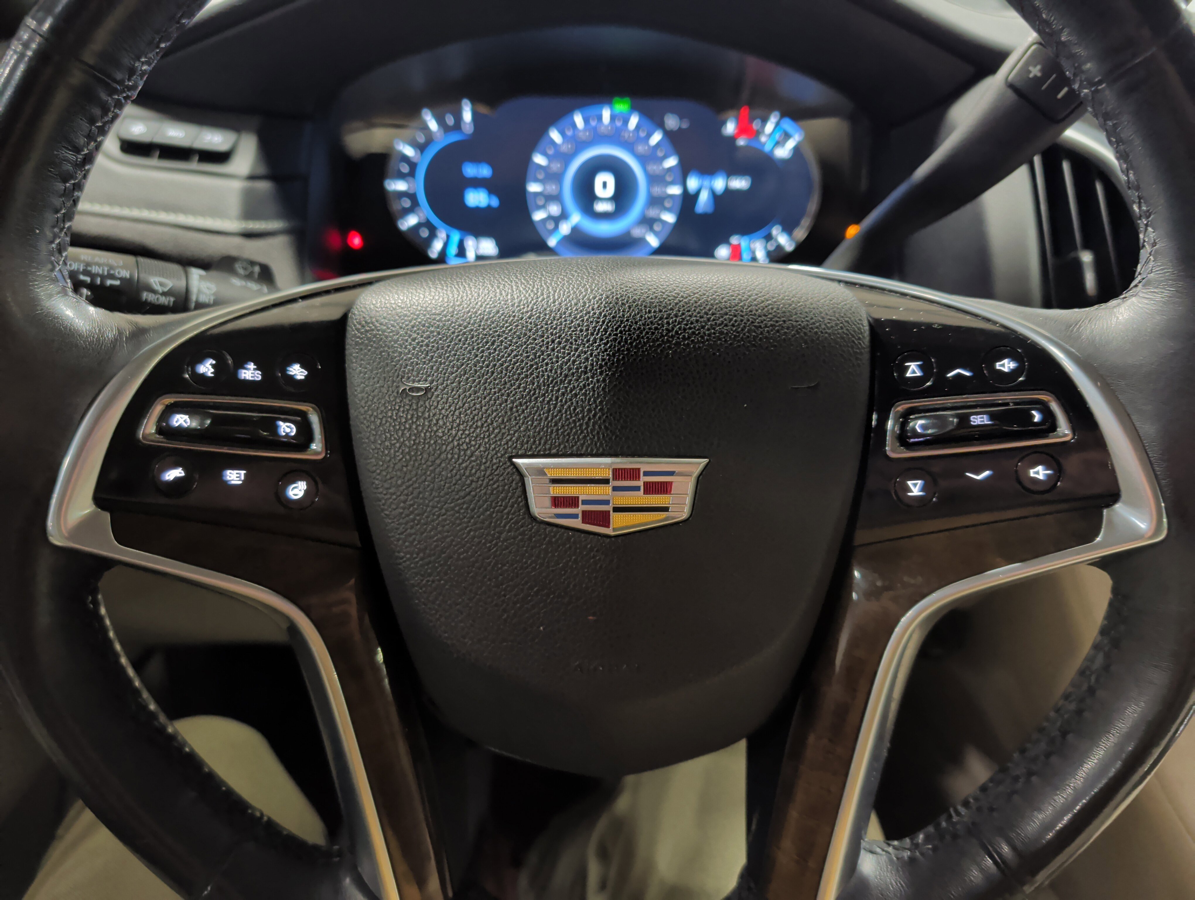 Used 2020 Cadillac Escalade ESV Luxury AWD/4WD image 11
