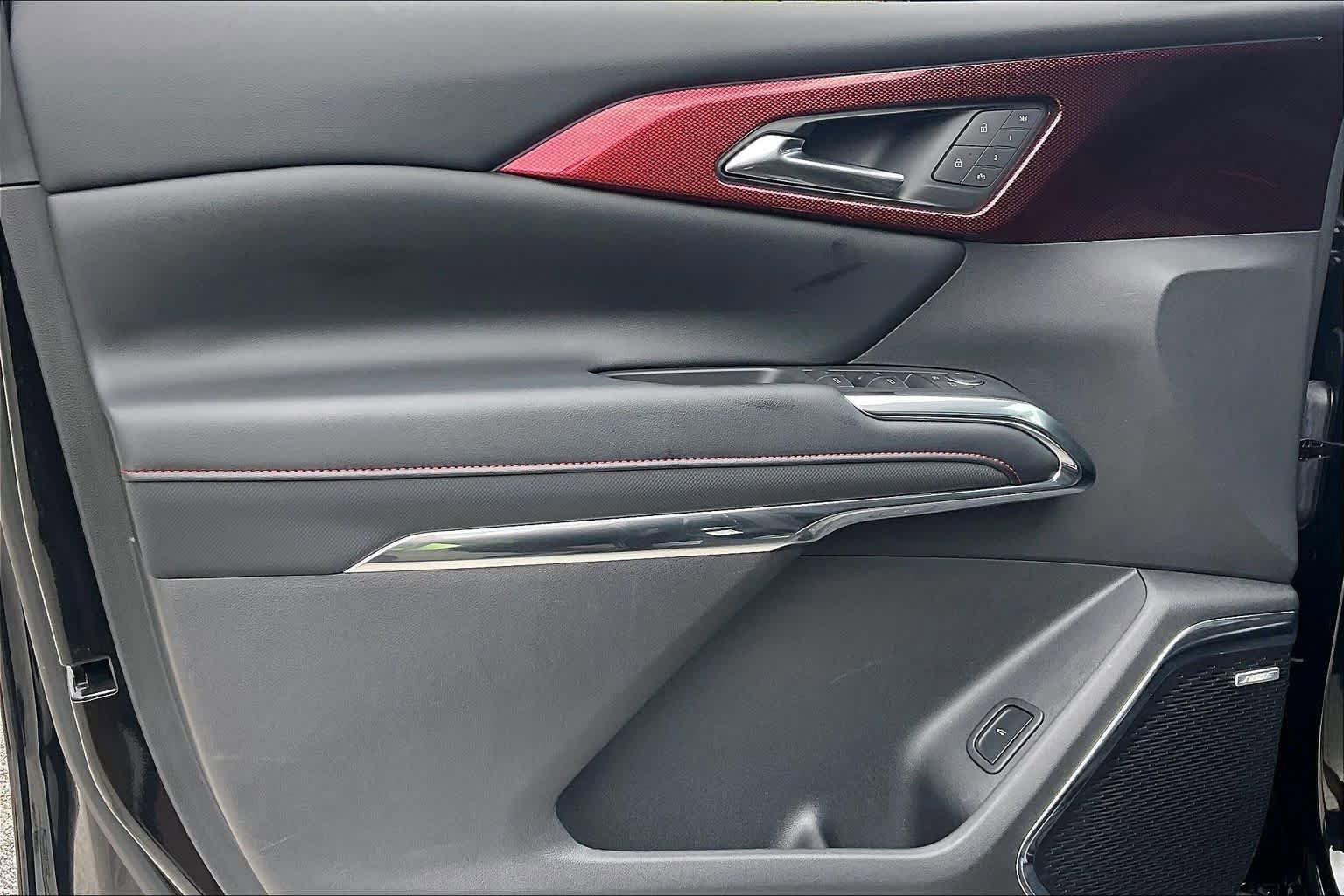 Used 2025 Chevrolet Traverse RS w/ LPO, Floor Liner Package FWD image 21