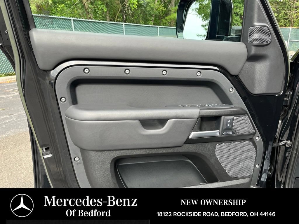 Used 2023 Land Rover Defender 110 V8 AWD/4WD image 10