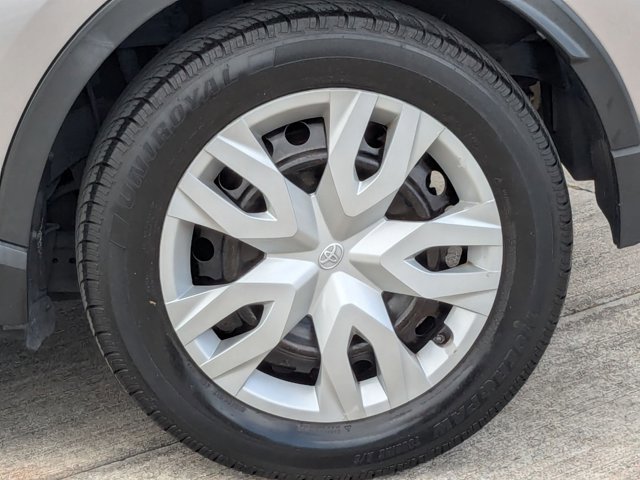 Used 2019 Toyota C-HR LE image 22