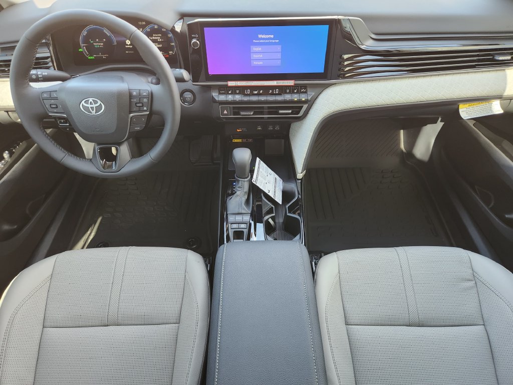 New 2026 Toyota Camry Hybrid FWD image 15