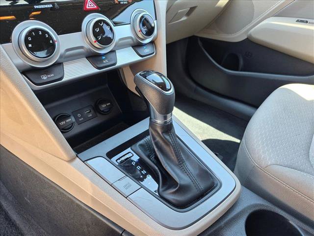 Used 2019 Hyundai Elantra SEL FWD image 12
