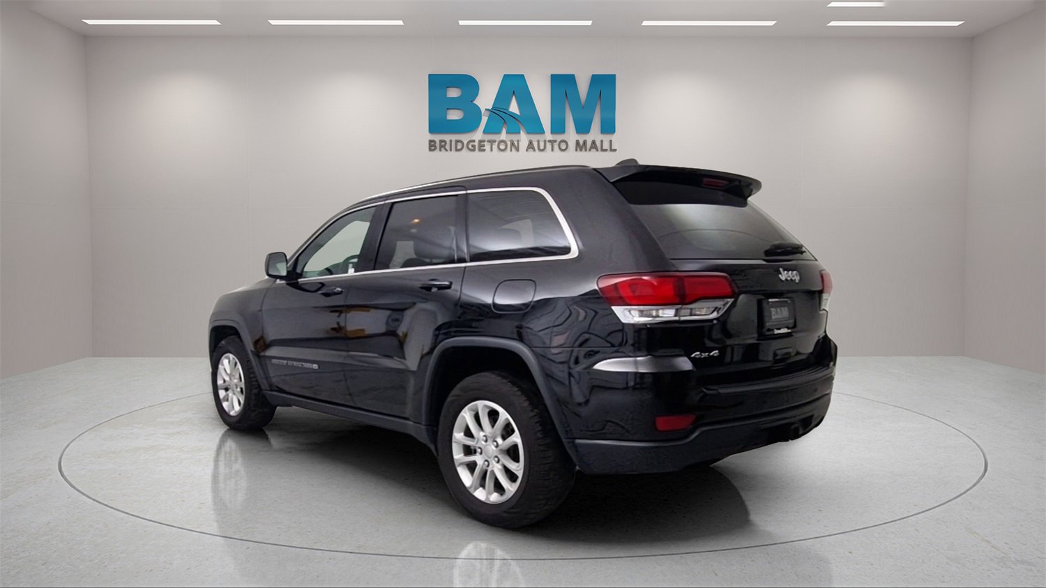 Used 2022 Jeep Grand Cherokee Laredo X image 5