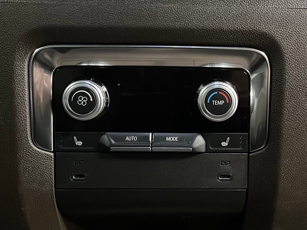 Used 2025 GMC Yukon Elevation AWD/4WD image 48
