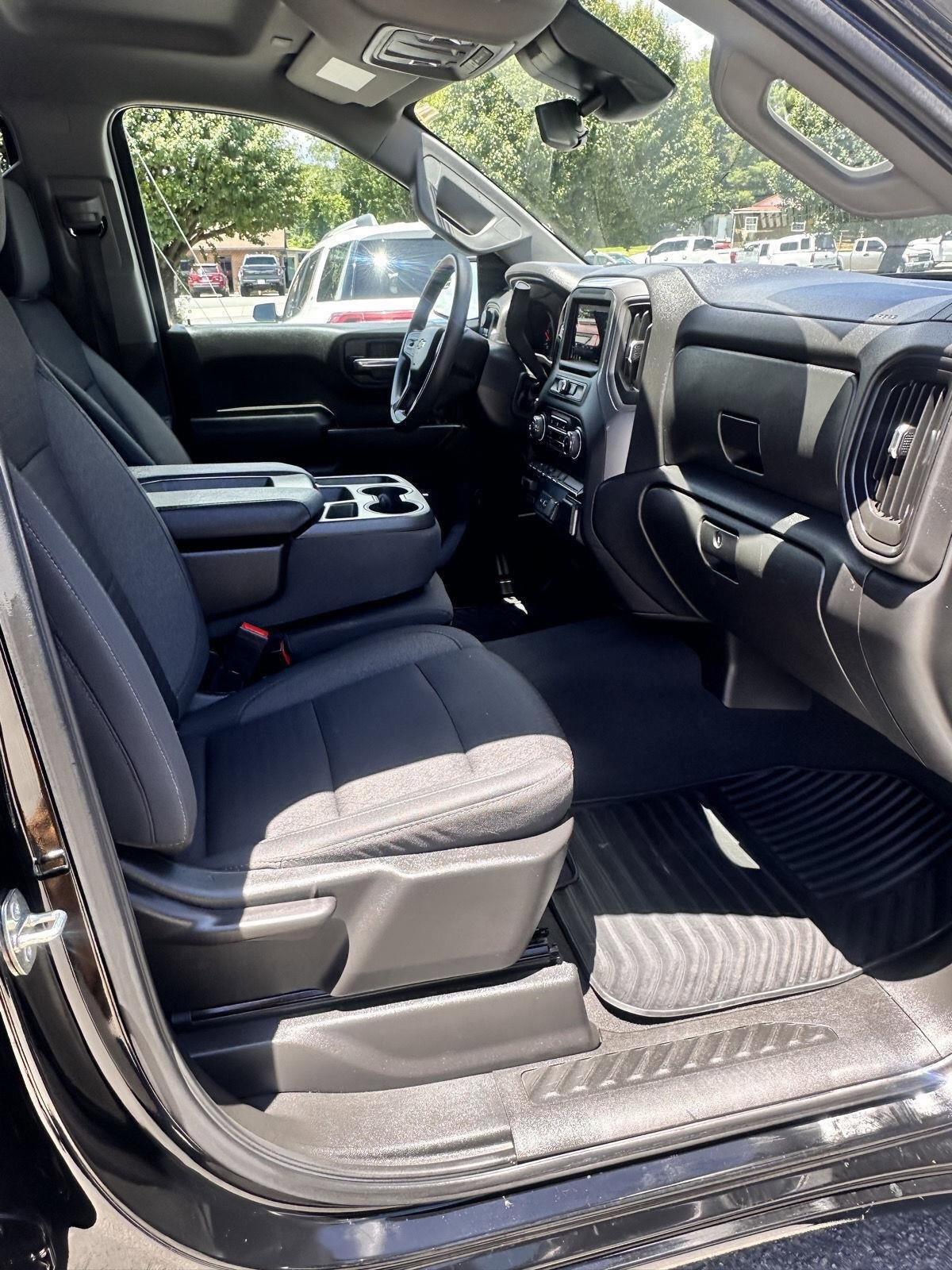 Used 2023 Chevrolet Silverado 1500 Custom image 38