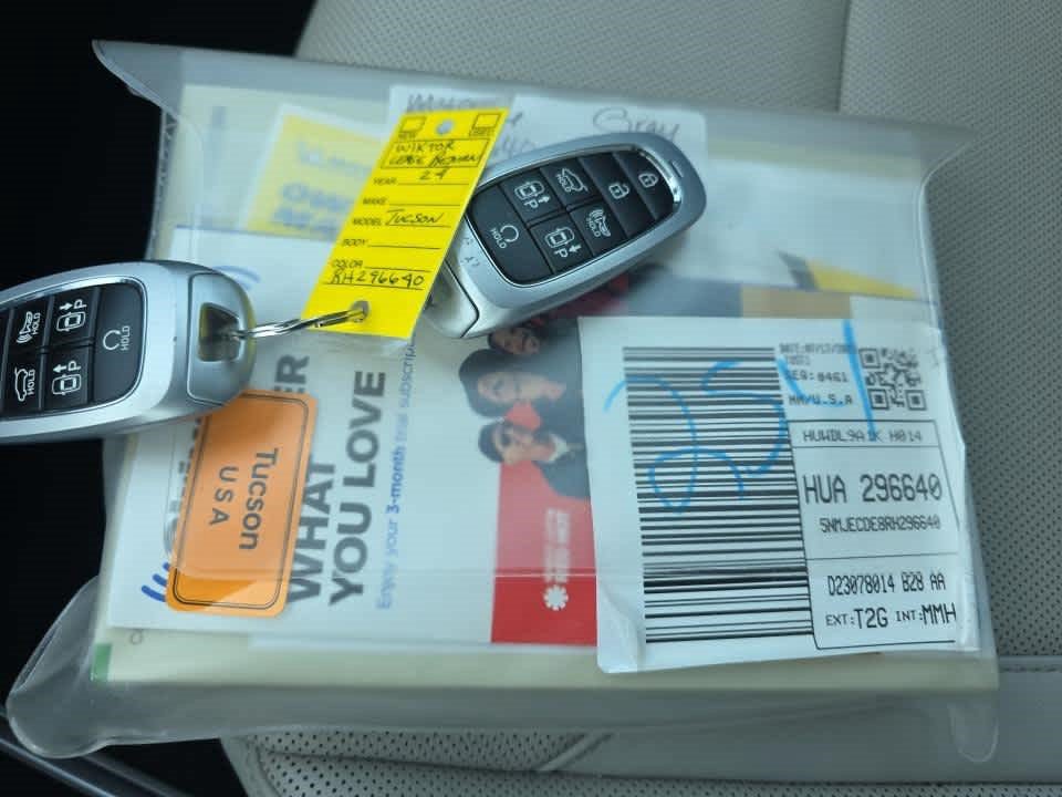 Used 2024 Hyundai Tucson Limited AWD/4WD image 3