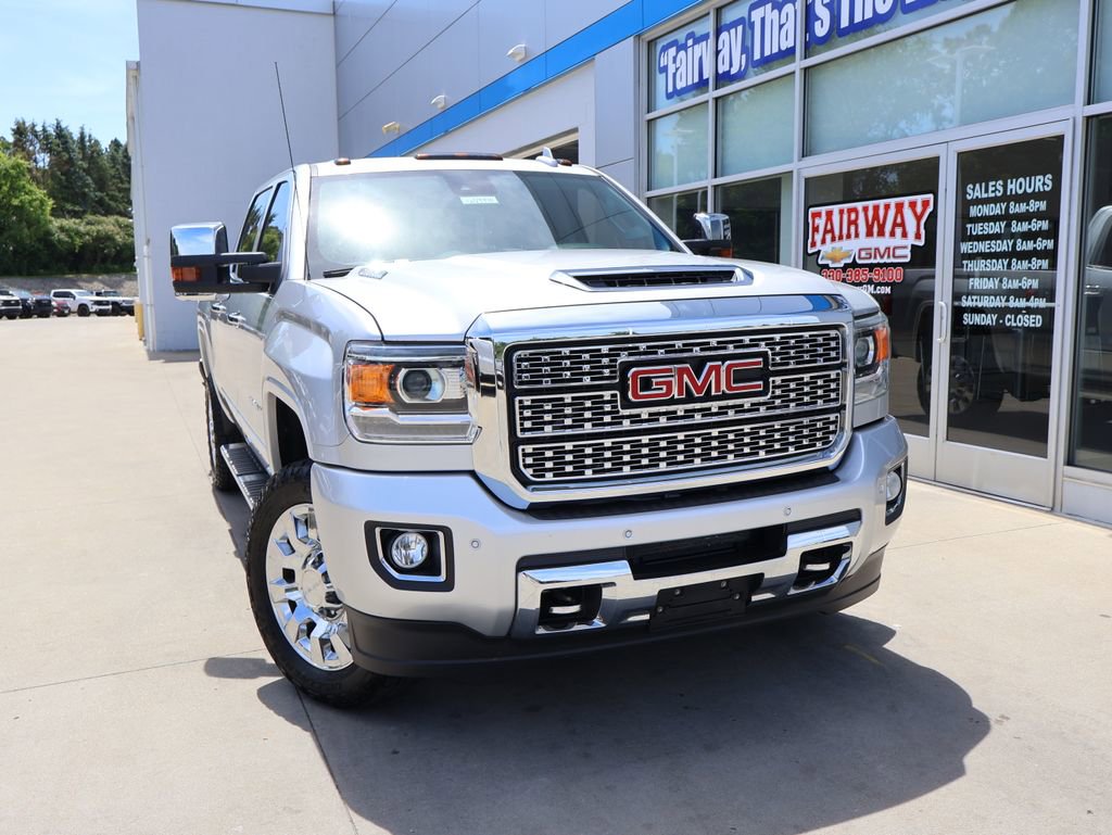 Used 2018 GMC Sierra 2500 Denali w/ Duramax Plus Package AWD/4WD image 45