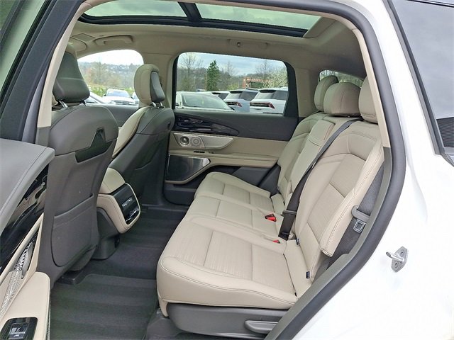 Used 2024 Lincoln Nautilus Reserve w/ Equipment Group 203A image 10