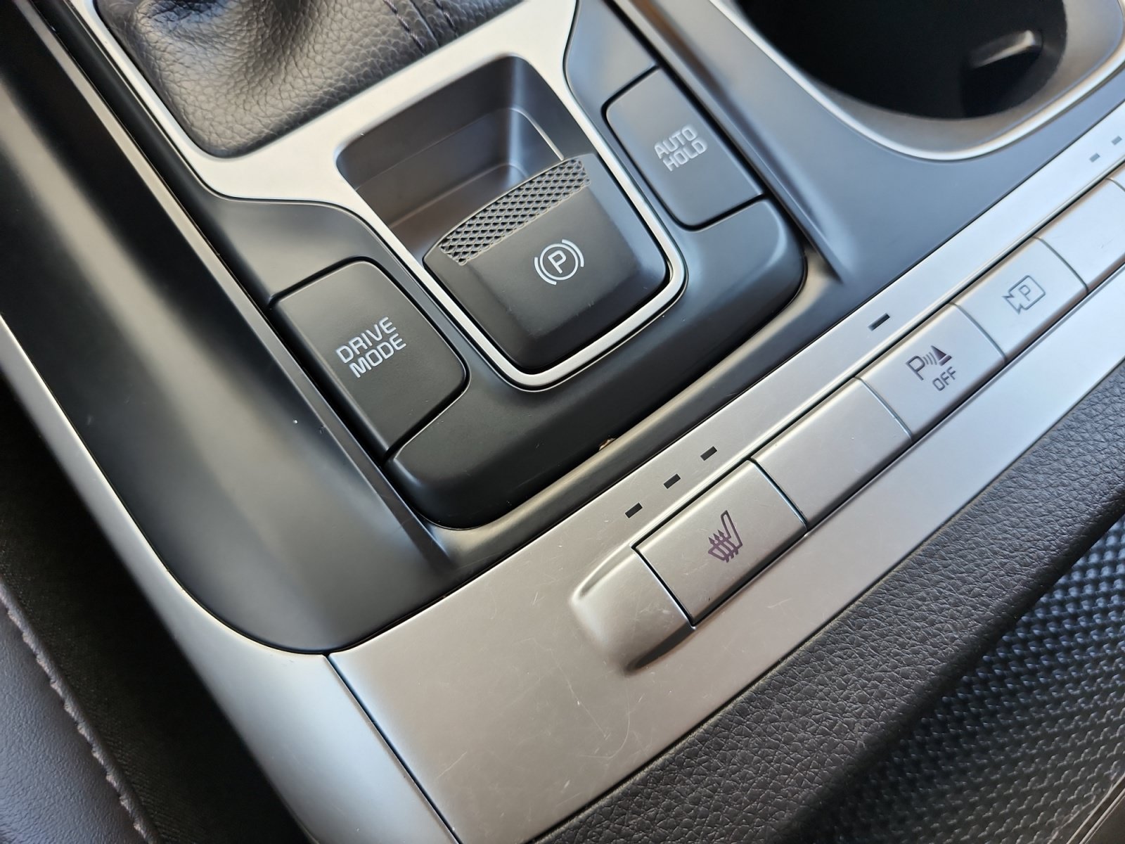 Used 2024 Kia Carnival LX FWD image 22