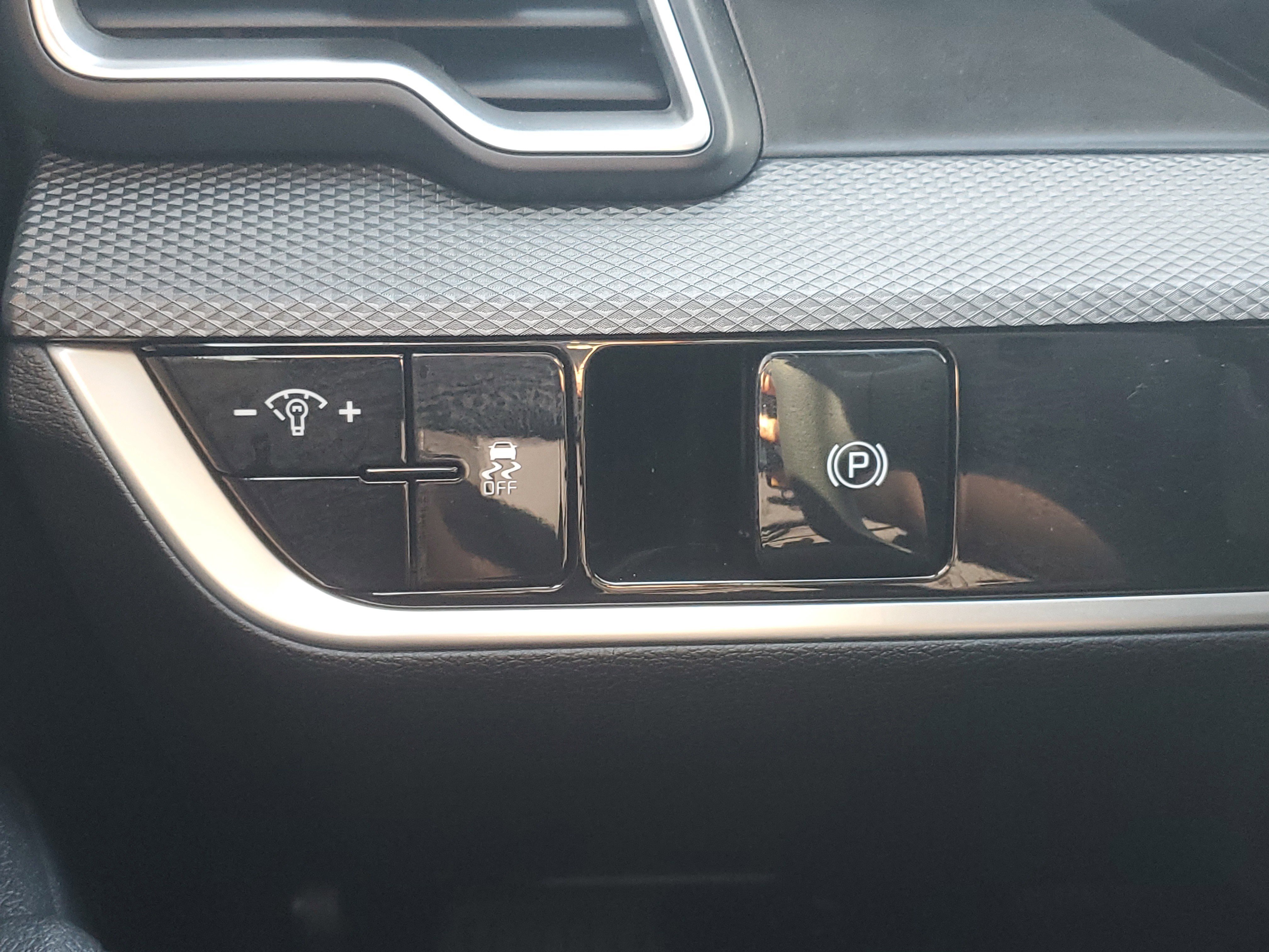 Used 2025 Kia Sportage LX image 24