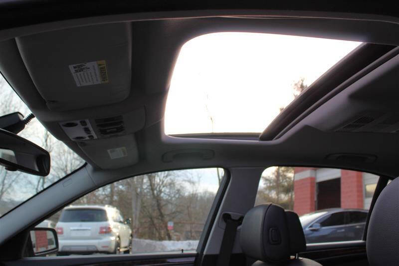 Used 2008 BMW 528xi Sedan image 24