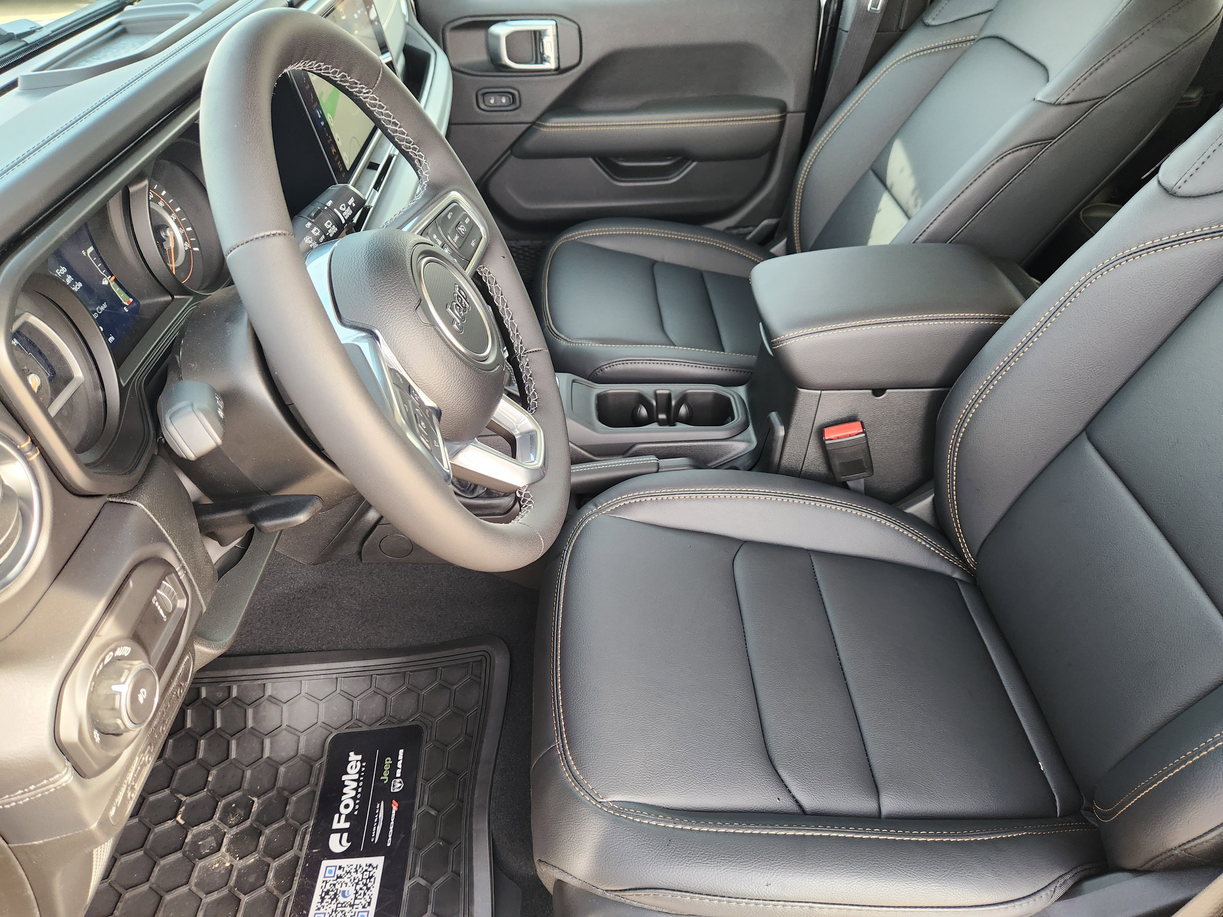 New 2026 Jeep Wrangler Unlimited Sahara AWD/4WD image 10