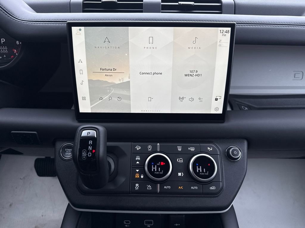 New 2024 Land Rover Defender 130 X-Dynamic SE image 21