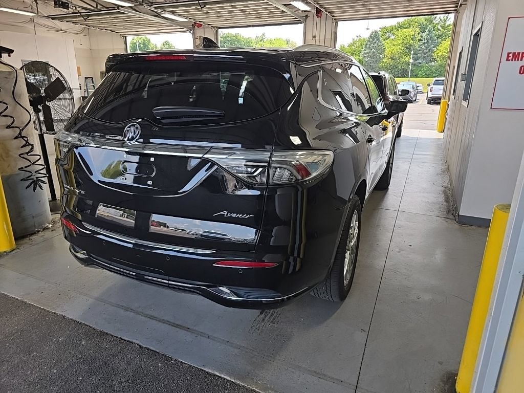 Used 2023 Buick Enclave Avenir w/ Avenir Technology Package AWD/4WD image 4