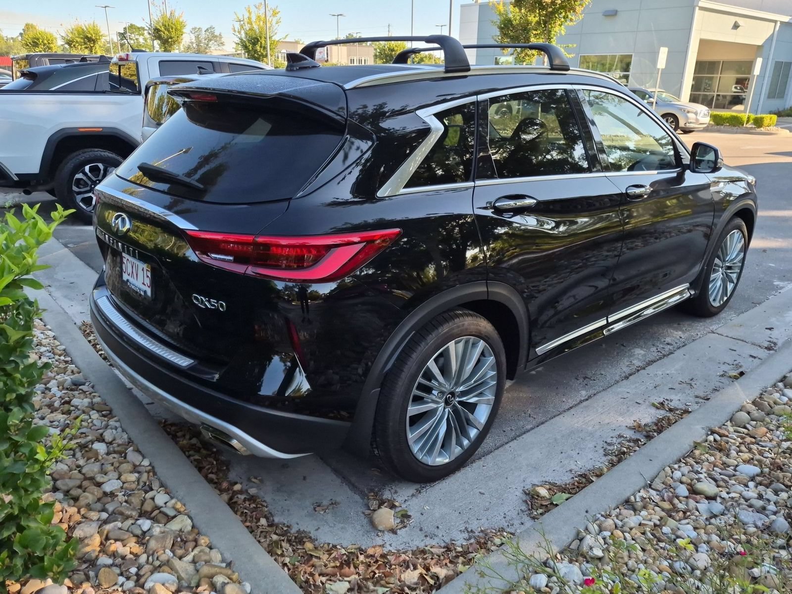 Used 2024 INFINITI QX50 Sensory w/ Accent Package AWD/4WD image 3