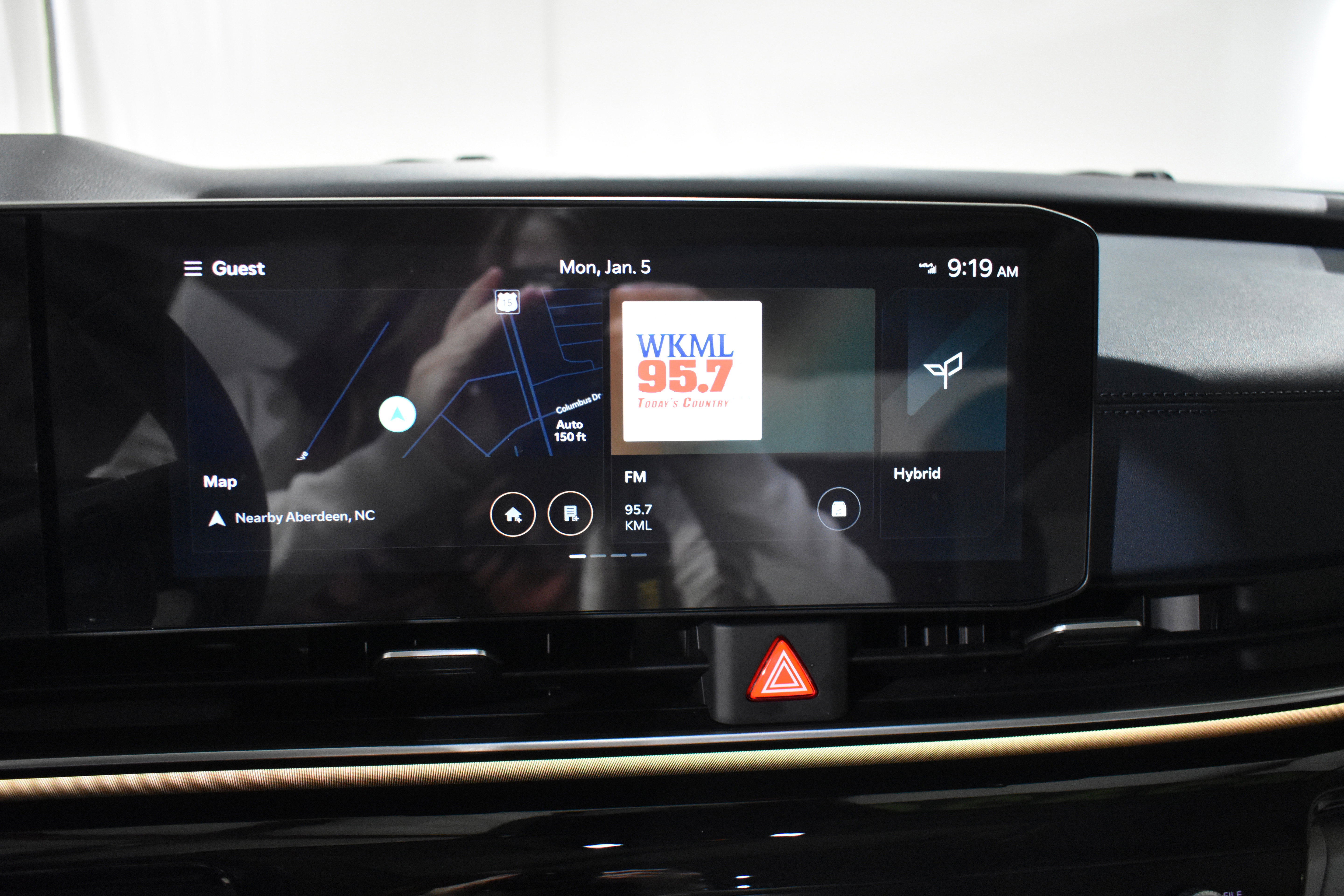 Used 2025 Kia Carnival SX Prestige image 21