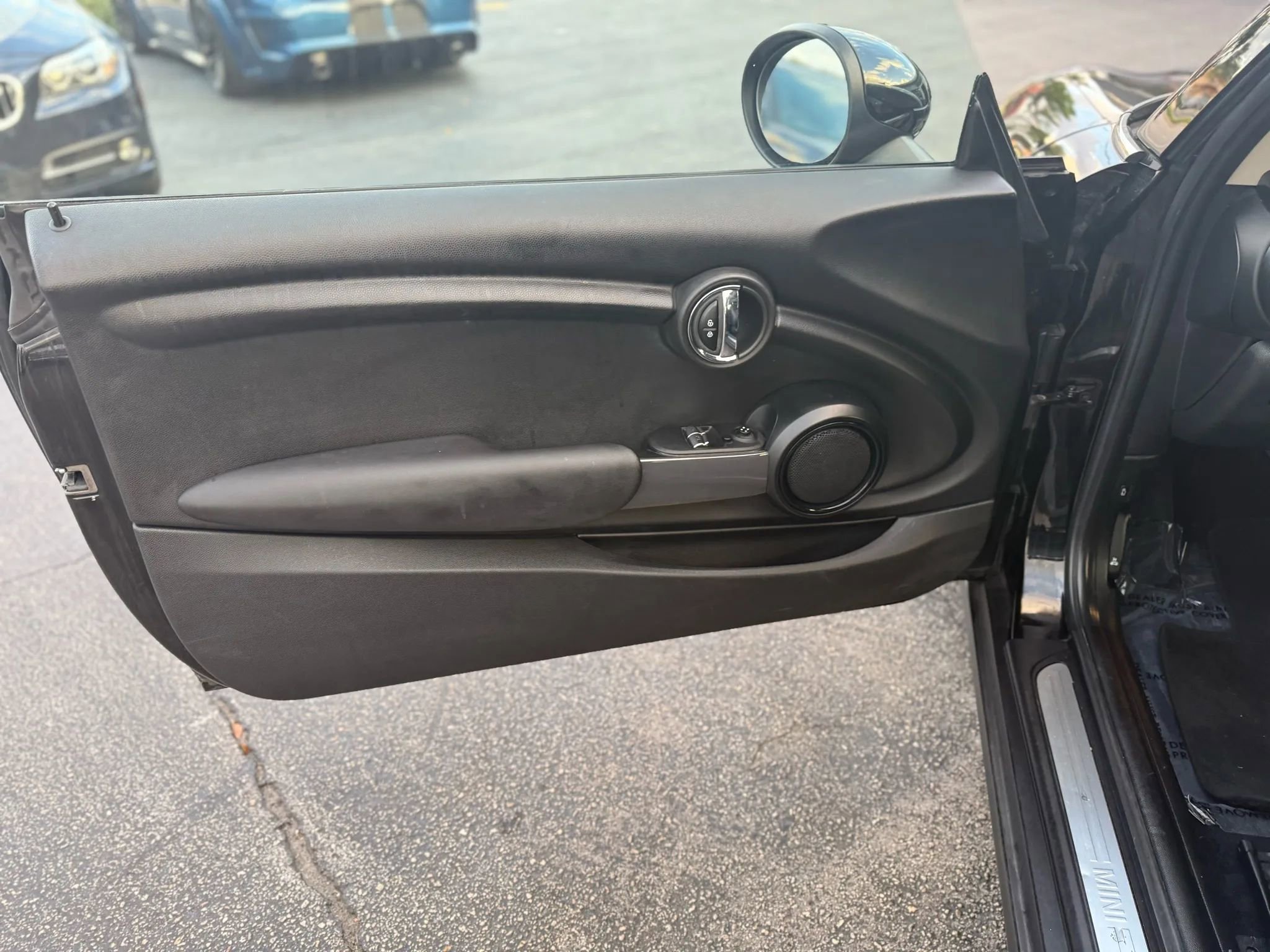 Used 2018 MINI Cooper 2-Door Hardtop image 12