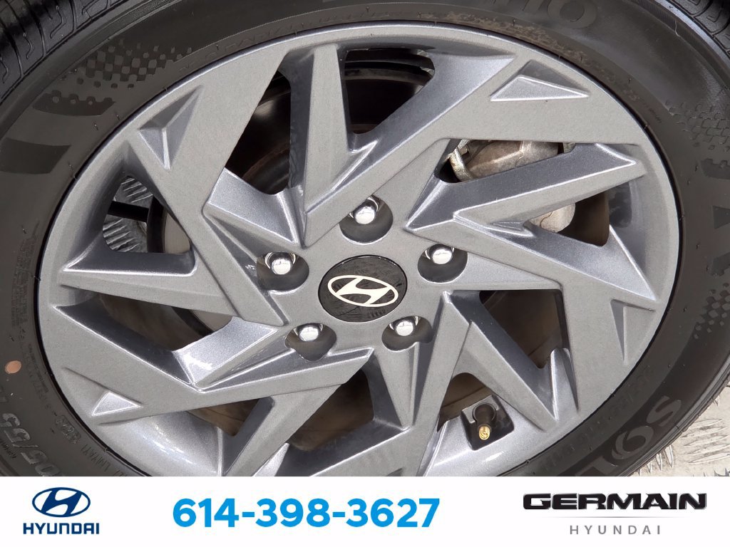 Used 2024 Hyundai Elantra SEL FWD image 13