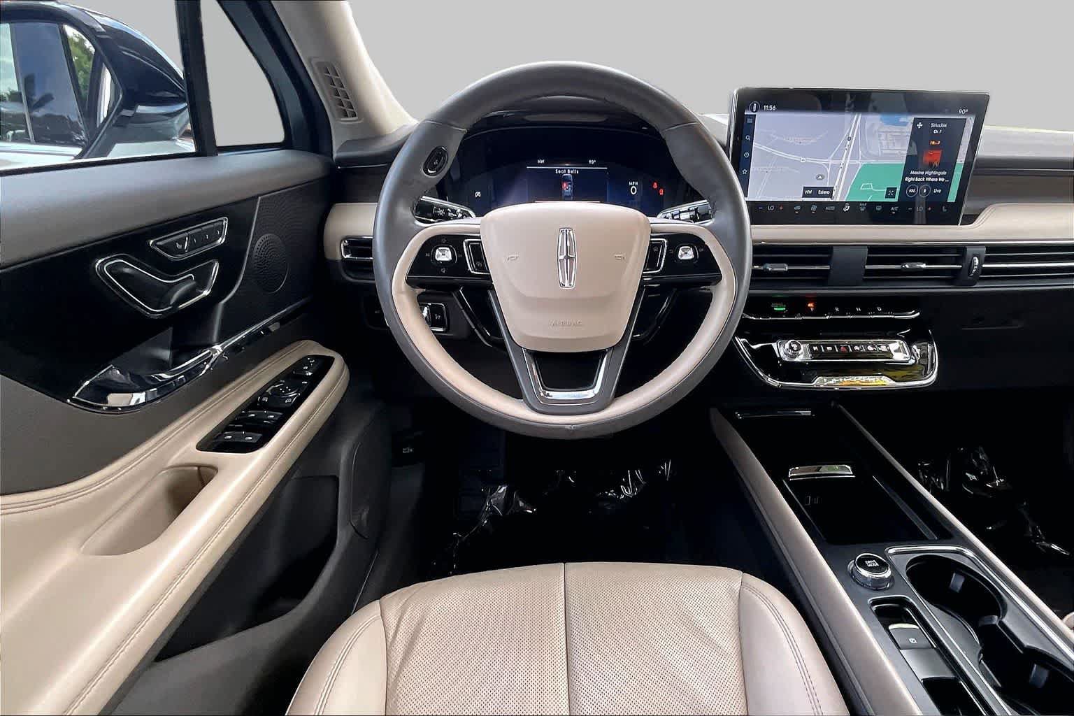 Used 2023 Lincoln Corsair Reserve FWD image 6