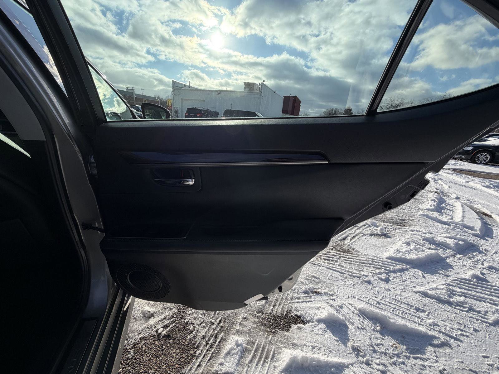 Used 2018 Lexus ES 350 w/ Luxury Package w/Wood Trim image 30