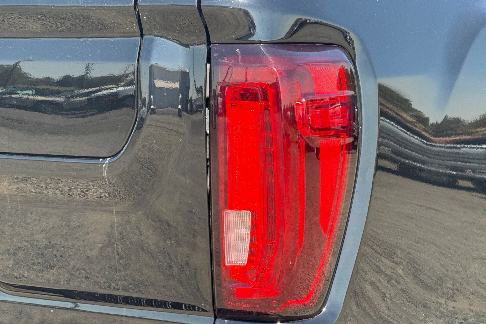 Used 2023 GMC Sierra 2500 AT4 w/ AT4 Preferred Package AWD/4WD image 49
