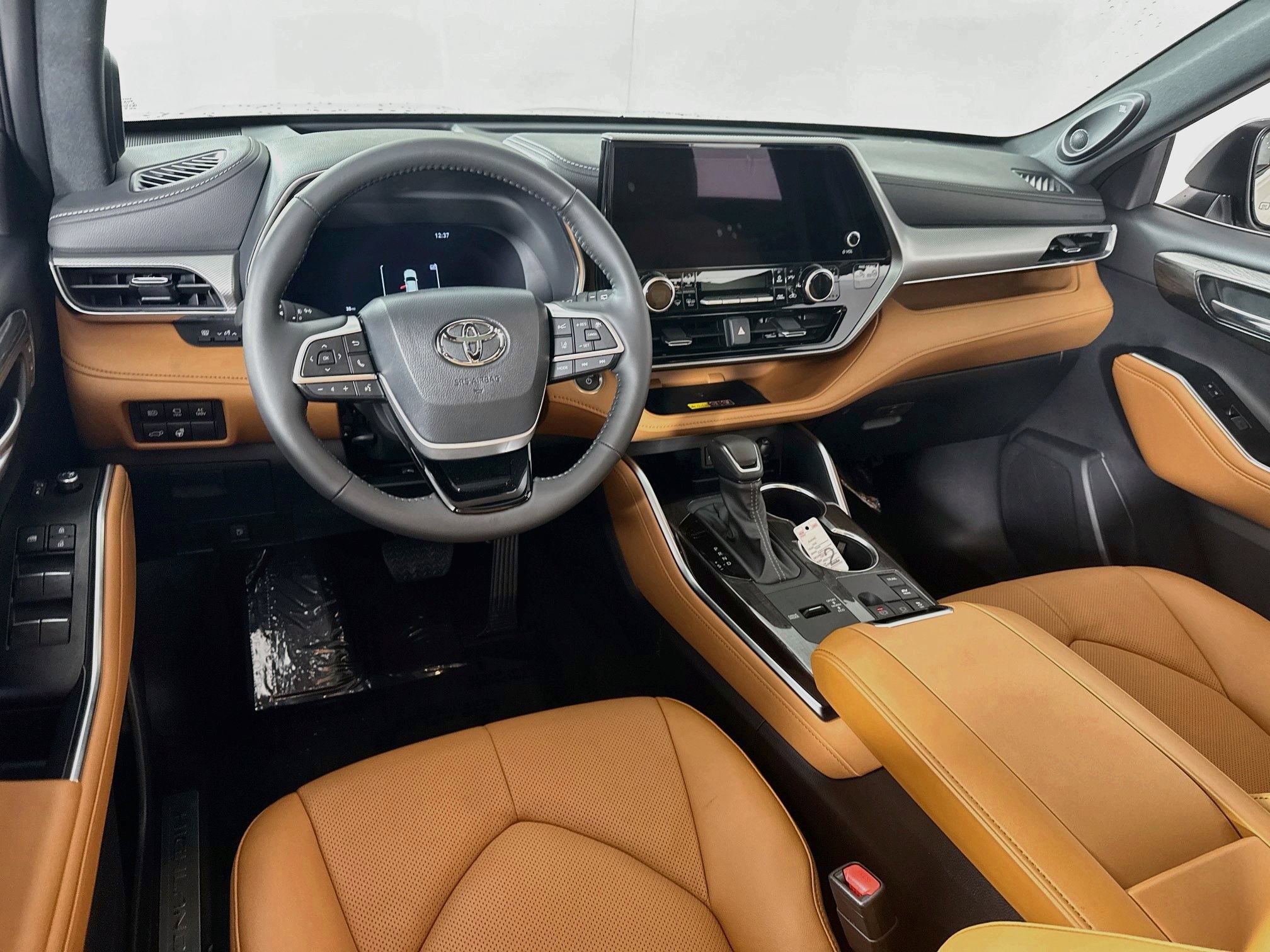 Used 2026 Toyota Highlander Platinum AWD/4WD image 19