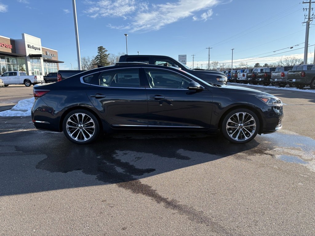 Used 2018 Kia Cadenza Technology image 2