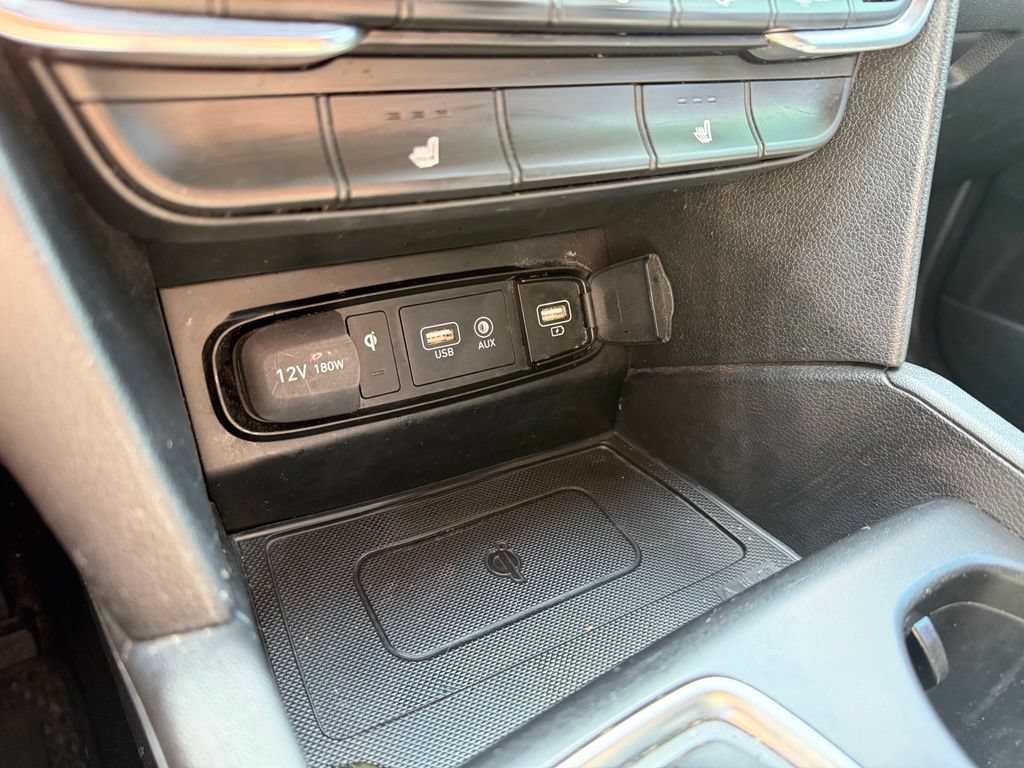 Used 2020 Hyundai Santa Fe SEL w/ Convenience Package FWD image 18