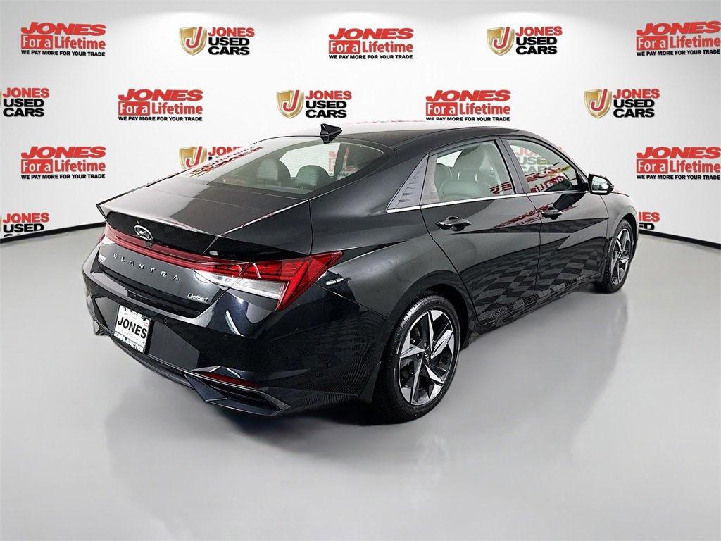 Certified 2022 Hyundai Elantra Limited w/ Cargo Package image 17