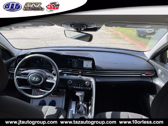 Used 2024 Hyundai Elantra SEL FWD image 15