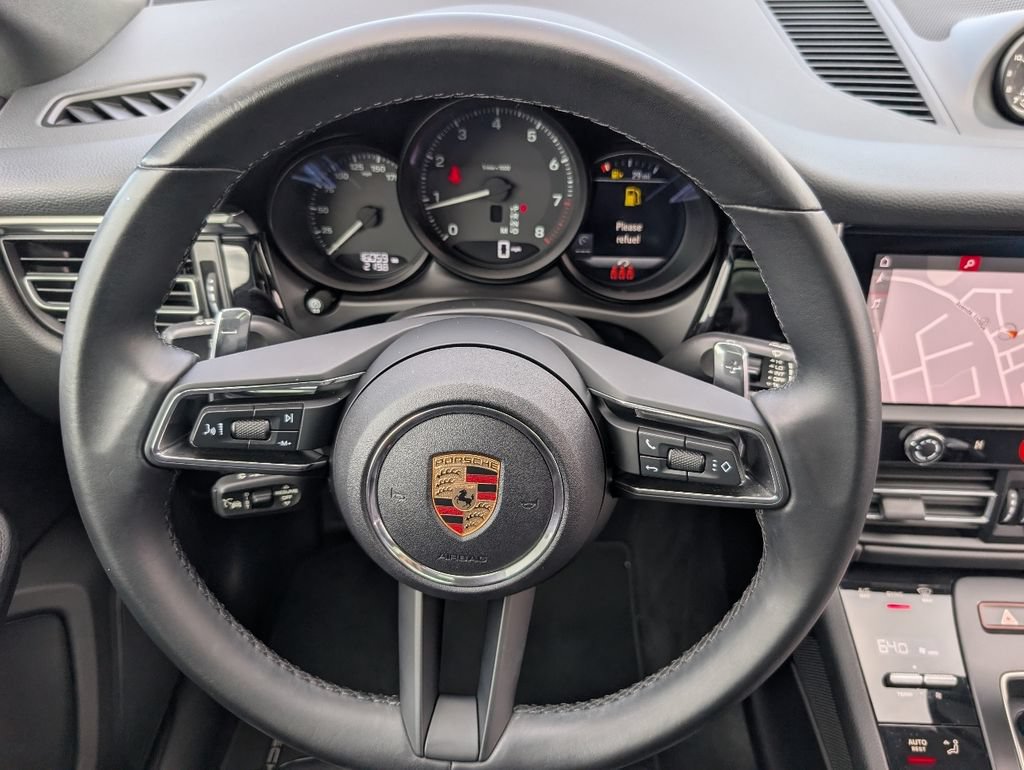 Used 2024 Porsche Macan AWD/4WD image 21