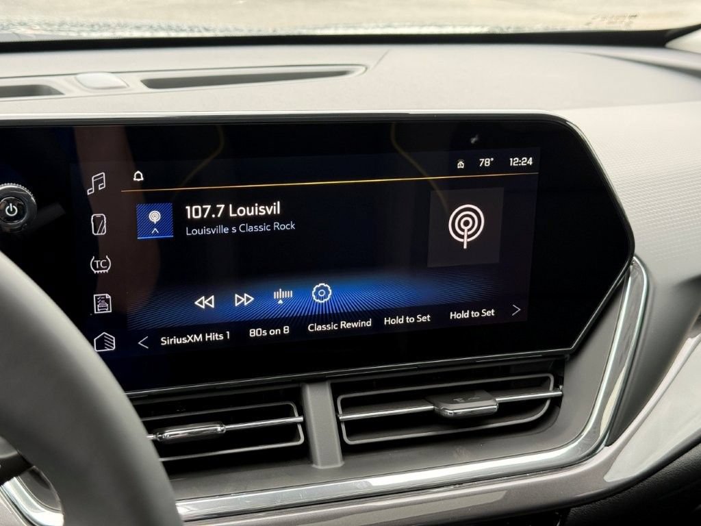 New 2026 Chevrolet Trax ACTIV w/ Sunroof Package FWD image 20