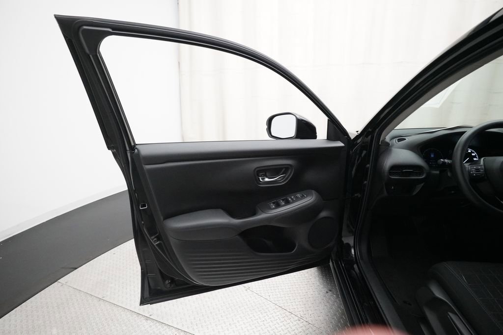 Certified 2024 Honda HR-V LX image 27