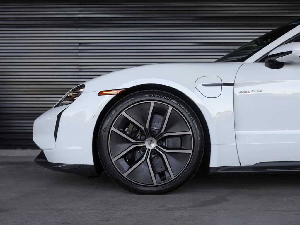 New 2026 Porsche Taycan Turbo S AWD/4WD image 13