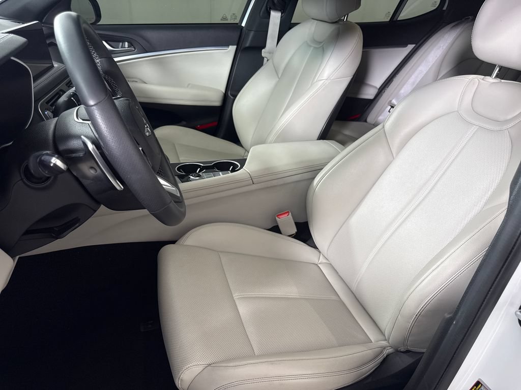 Used 2023 Genesis G70 2.0T RWD image 12