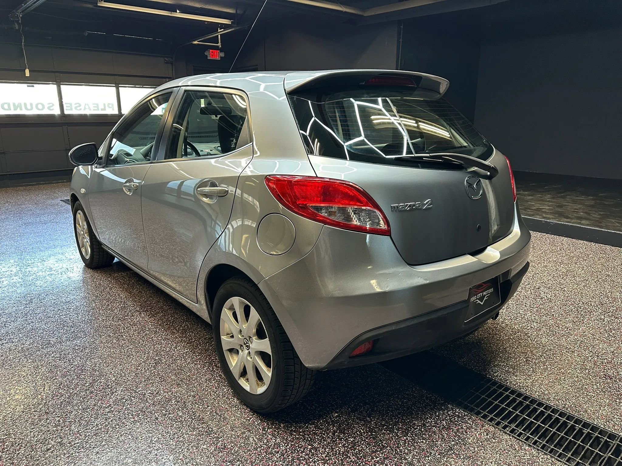 Used 2013 MAZDA MAZDA2 Touring FWD image 5