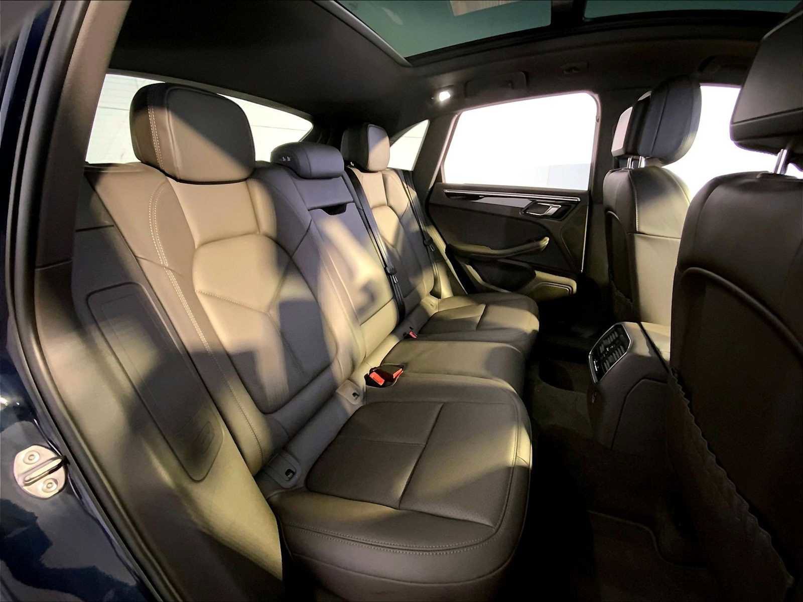 Certified 2023 Porsche Macan image 23