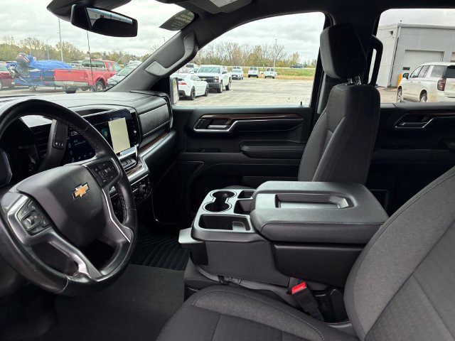 Used 2024 Chevrolet Silverado 1500 LT AWD/4WD image 12