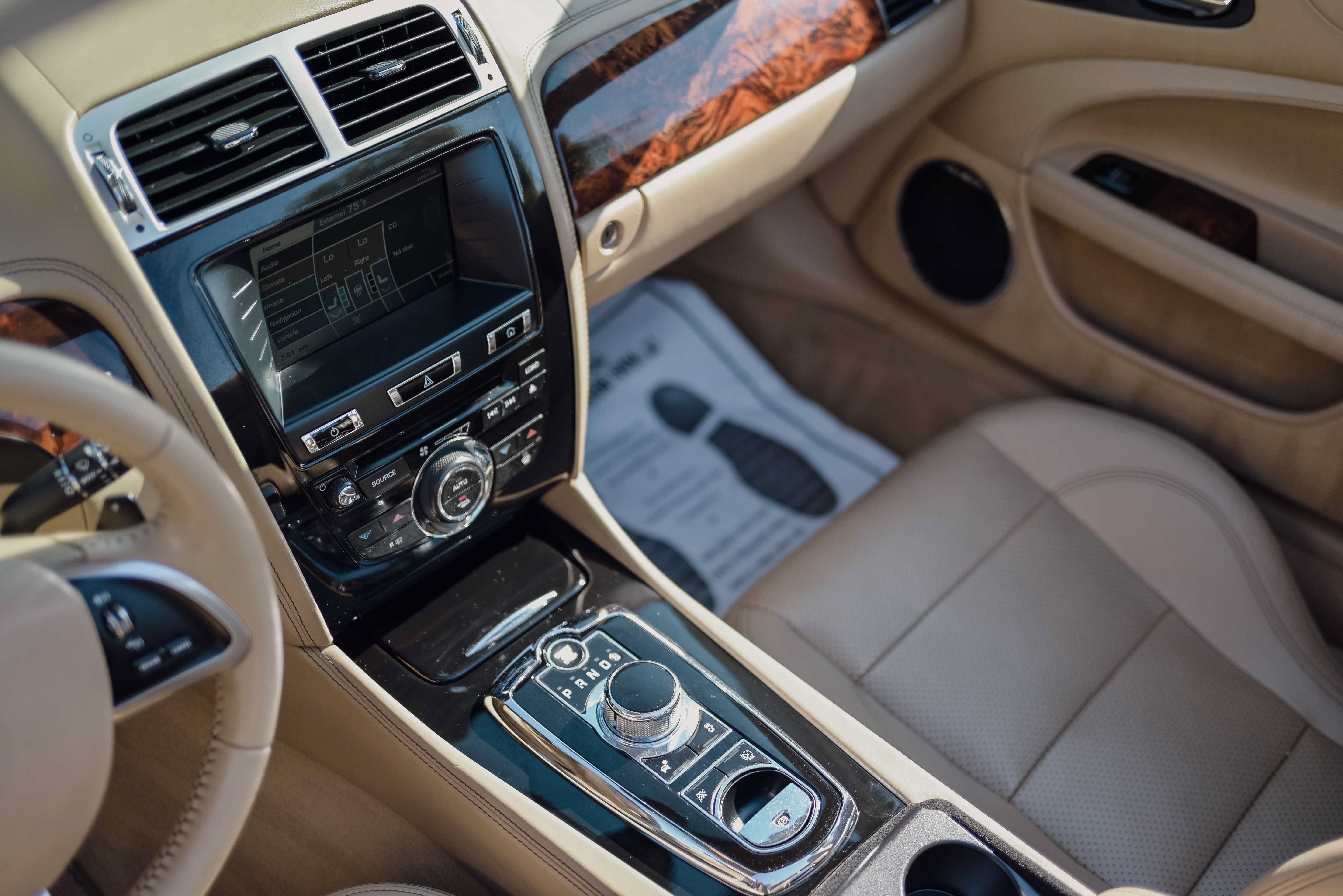 Used 2012 Jaguar XK Convertible RWD image 13