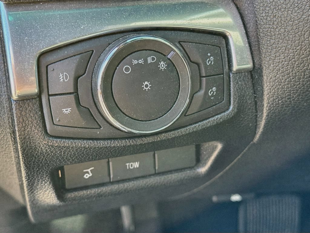 Used 2016 Ford Explorer Limited w/ Equipment Group 301A AWD/4WD image 10