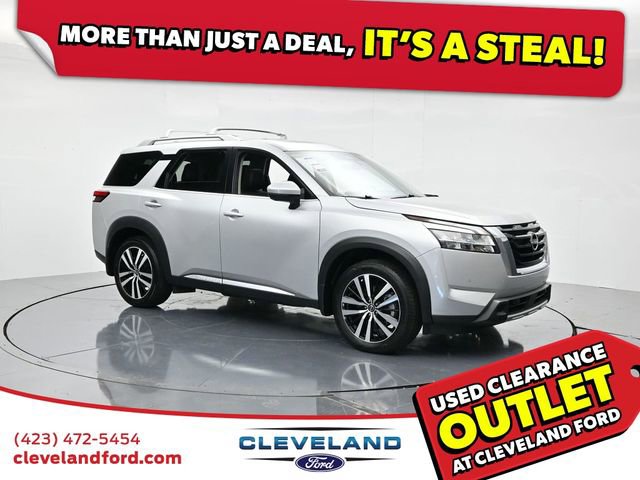 Used 2024 Nissan Pathfinder Platinum