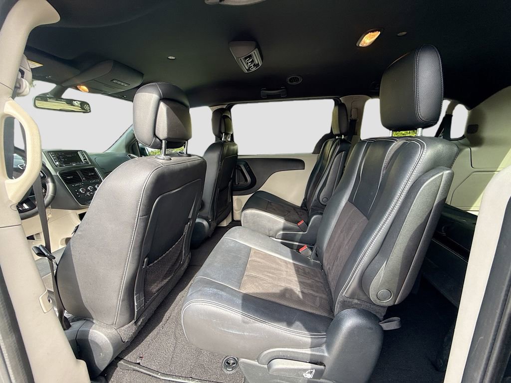 Used 2020 Dodge Grand Caravan SXT image 23