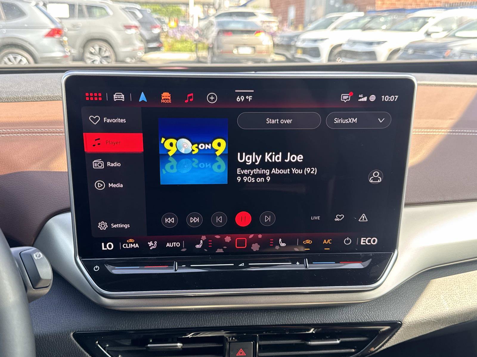 Certified 2025 Volkswagen ID.4 Pro image 29