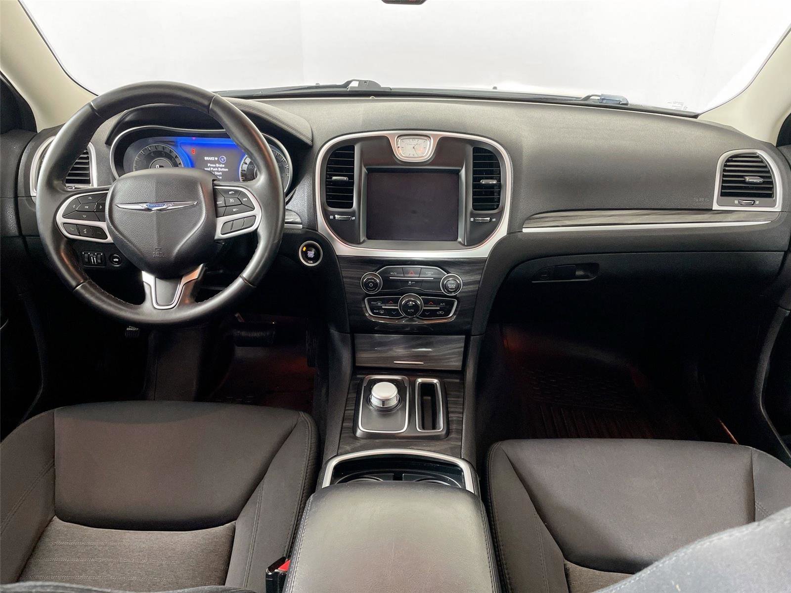 Used 2018 Chrysler 300 Touring image 21