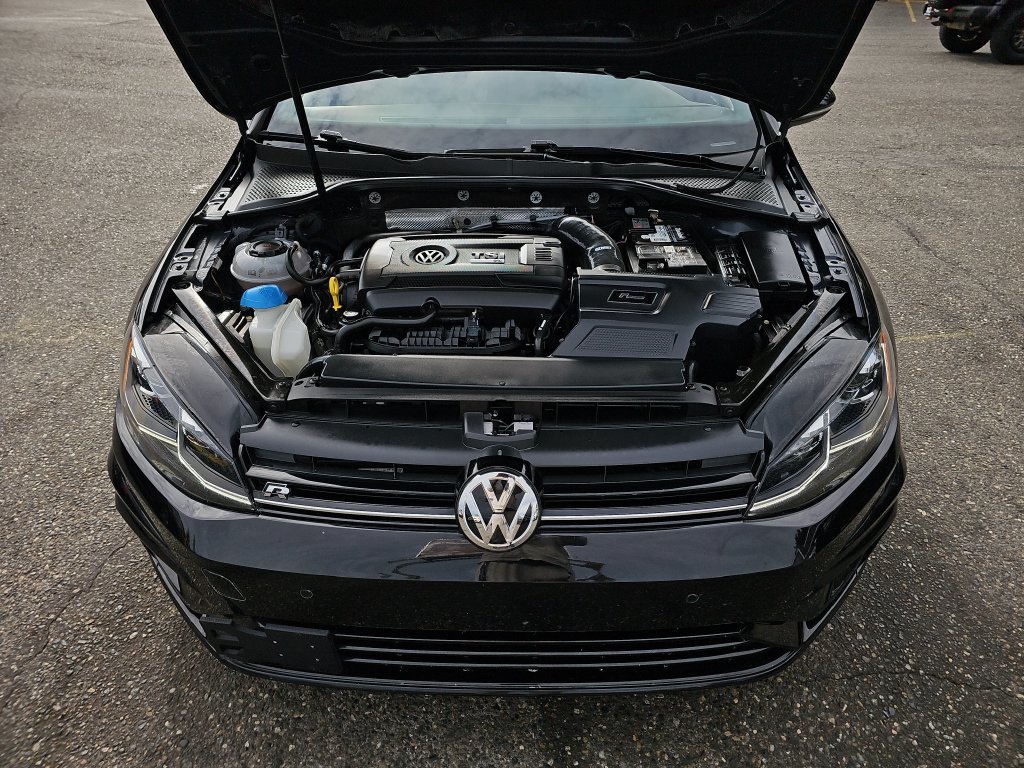 Used 2018 Volkswagen Golf R 4-Door AWD/4WD image 42